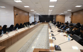 نشست صمیمی با دانشجویان شاهد و ایثارگر دانشگاه بمناسبت روز دانشجو