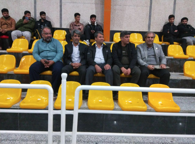 حضور ریاست محترم دانشگاه در مرحله نیمه نهایی مسابقات فوتسال دانشجویان پسر دانشگاه