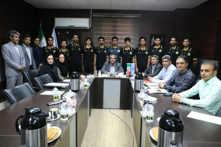 گزارش تصویری برگزاری جلسه شورای ورزش دانشگاه و تجلیل از بازیکنان تیم فوتسال دانشجویان پسر دانشگاه مورخ ۱۴۰۵/۰۲/۲۹ روز سه شنبه