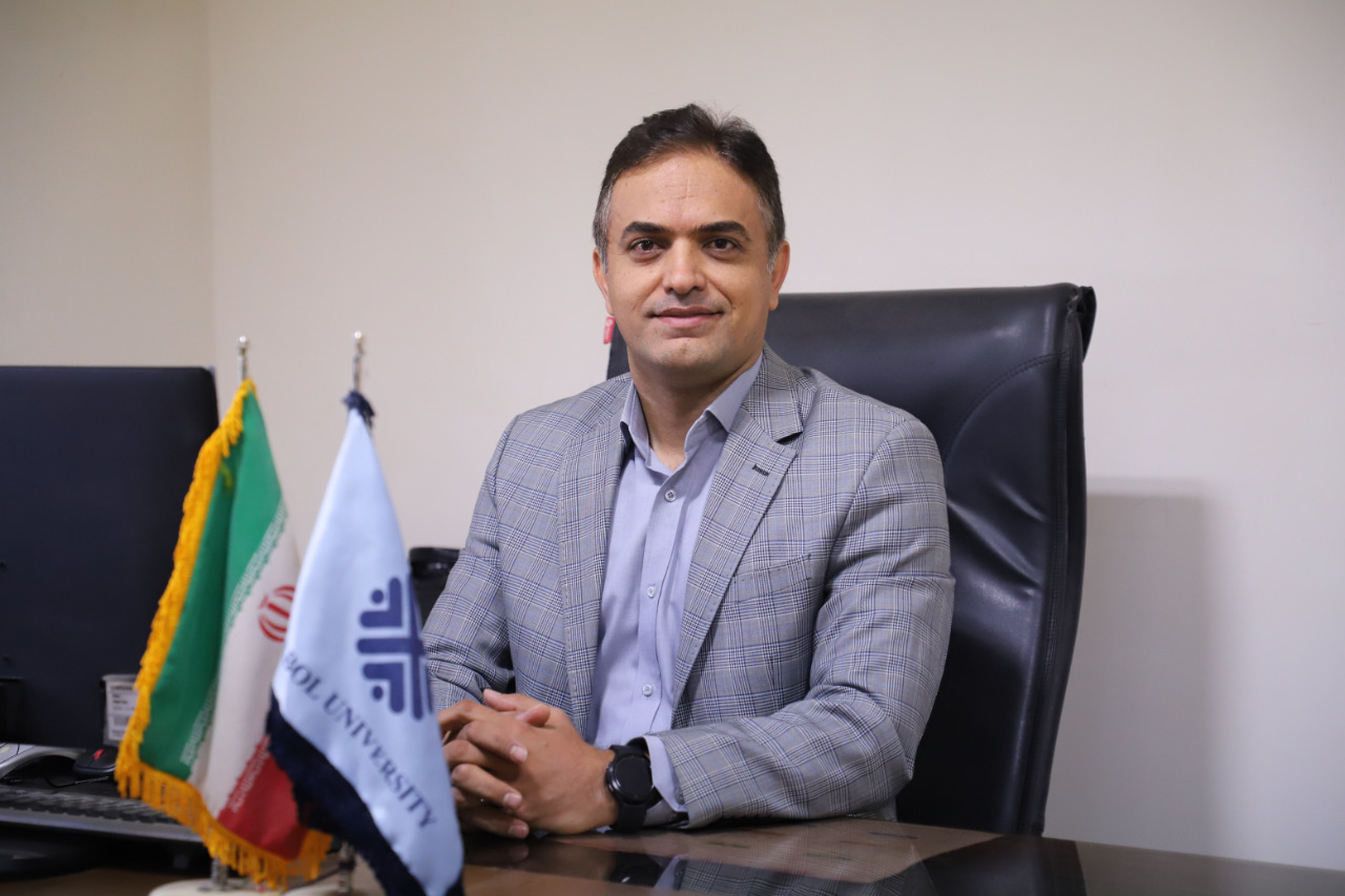 هادی اکبری