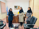 تقدیر از معلم نمونه منطقه توسط رئیس مجتمع آموزشی