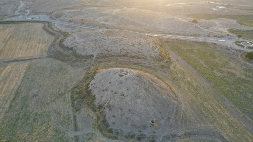 Provincial officials emphasize continuing excavations in Aq Tepe; full support for Zabol University's extracurricular project
