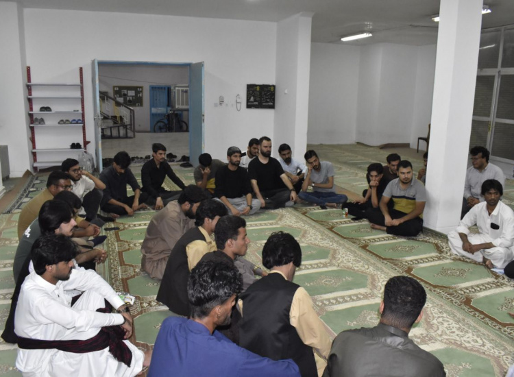 نشست صمیمی ریس دانشگاه زابل با دانشجویان در خوابگاه پردیس جدید با همت تشکل جامعه اسلامی دانشجویان دانشگاه زابل